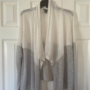 Eddie Bauer White/Grey Flowy Sweater, XL